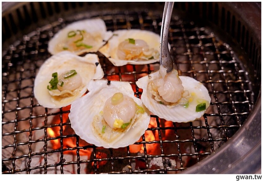 台中少見的機器人燒肉店,近百種食材,日本和牛任你吃到飽!