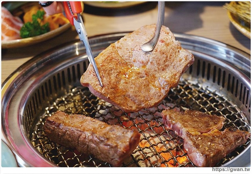 台中現撈泰國蝦、厚切牛排、近80種食材吃到飽，還有生啤無限暢飲一人只要799！