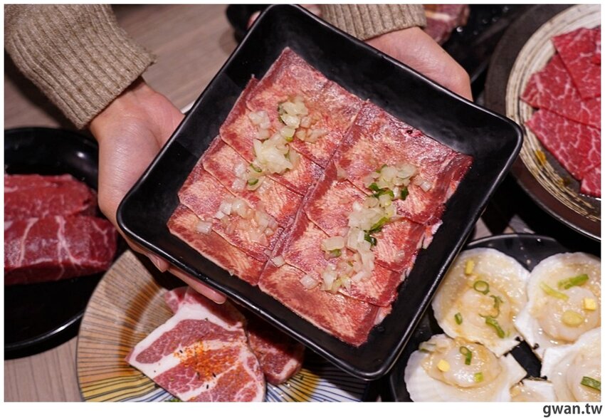 台中少見的機器人燒肉店,近百種食材,日本和牛任你吃到飽!