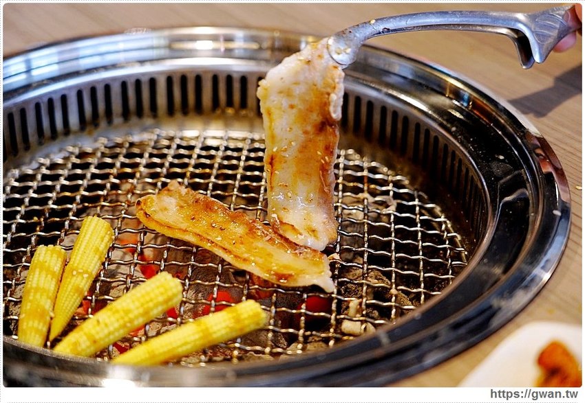 台中現撈泰國蝦、厚切牛排、近80種食材吃到飽，還有生啤無限暢飲一人只要799！