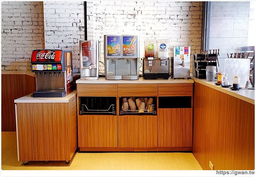 台中現撈泰國蝦、厚切牛排、近80種食材吃到飽，還有生啤無限暢飲一人只要799！