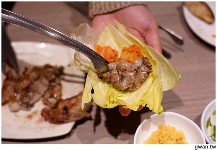 台中少見的機器人燒肉店,近百種食材,日本和牛任你吃到飽!