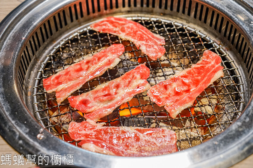羊角炭火燒肉 | 台中燒肉吃到飽！日本A5和牛、百種食材無限供應。 - 螞蟻幫的櫥櫃