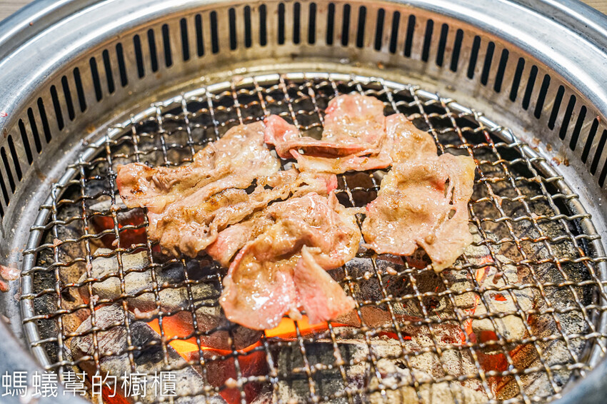 羊角炭火燒肉 | 台中燒肉吃到飽！日本A5和牛、百種食材無限供應。 - 螞蟻幫的櫥櫃