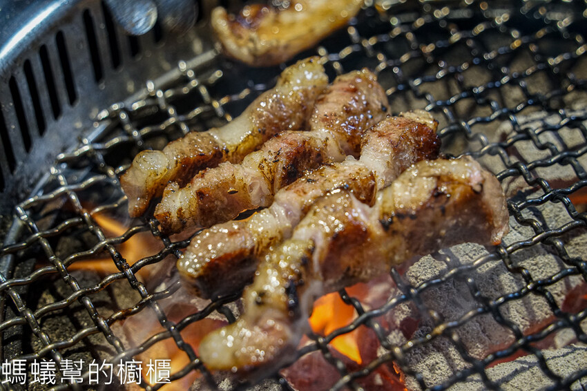 羊角炭火燒肉 | 台中燒肉吃到飽！日本A5和牛、百種食材無限供應。 - 螞蟻幫的櫥櫃