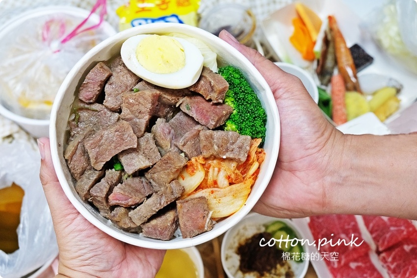 外帶火鍋超過20種配料超澎湃！牛排蓋飯肉多到看不到飯啦！