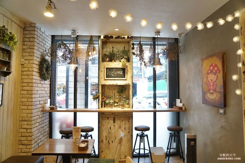 [台北聚餐餐廳推薦] 蘑菇森林義式餐廳 數十種義式料理 夢幻的森林空間 鄰近台北車站 - 安妮的天空