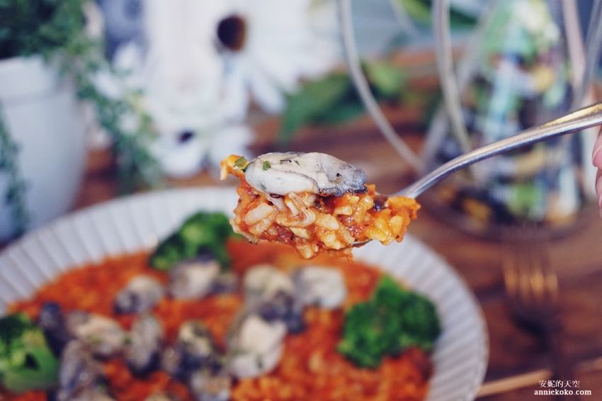 [台北聚餐餐廳推薦] 蘑菇森林義式餐廳 數十種義式料理 夢幻的森林空間 鄰近台北車站 - 安妮的天空