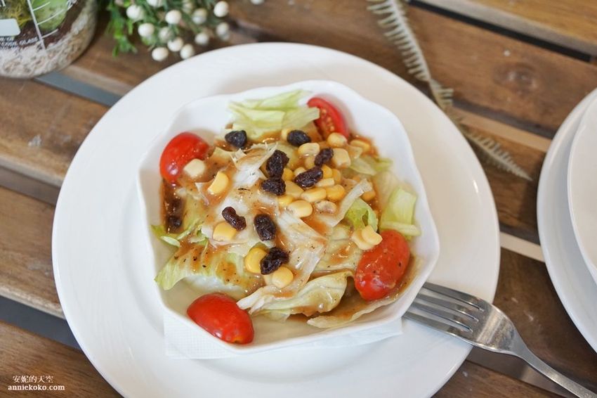 [台北聚餐餐廳推薦] 蘑菇森林義式餐廳 數十種義式料理 夢幻的森林空間 鄰近台北車站 - 安妮的天空