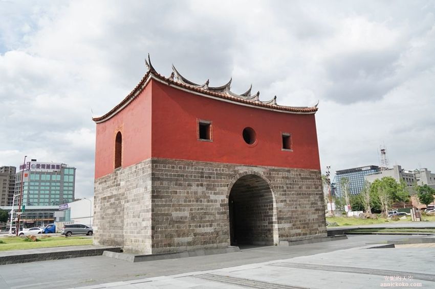 [台北聚餐餐廳推薦] 蘑菇森林義式餐廳 數十種義式料理 夢幻的森林空間 鄰近台北車站 - 安妮的天空