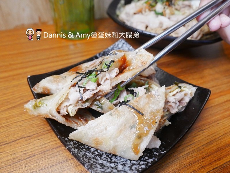 《新竹東門市場吃什麼？》中原名店謝牡丹炒泡麵。雞排炒泡麵x炒辛拉麵晚餐宵夜新選擇！︱ 影片