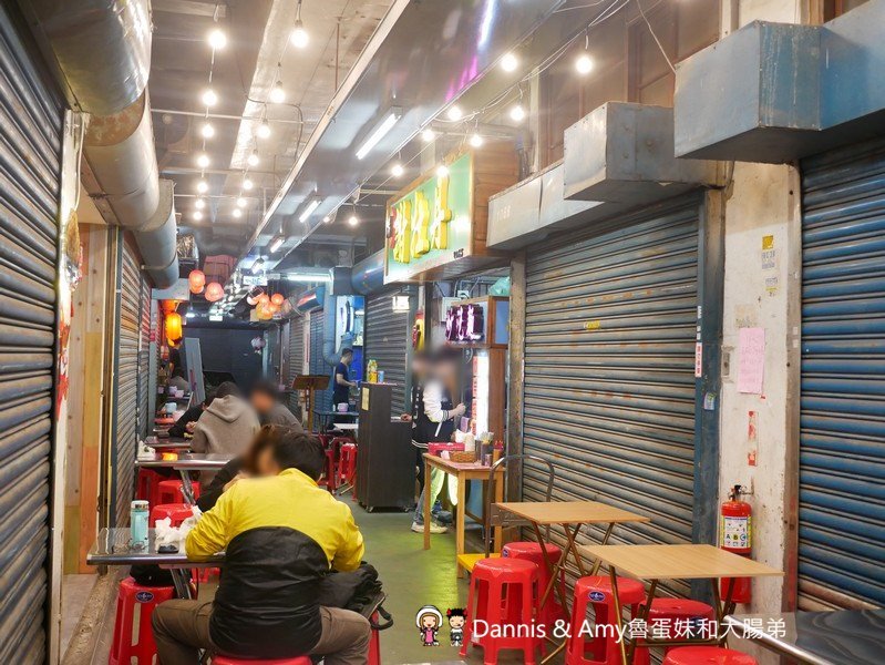 《新竹東門市場吃什麼？》中原名店謝牡丹炒泡麵。雞排炒泡麵x炒辛拉麵晚餐宵夜新選擇！︱ 影片