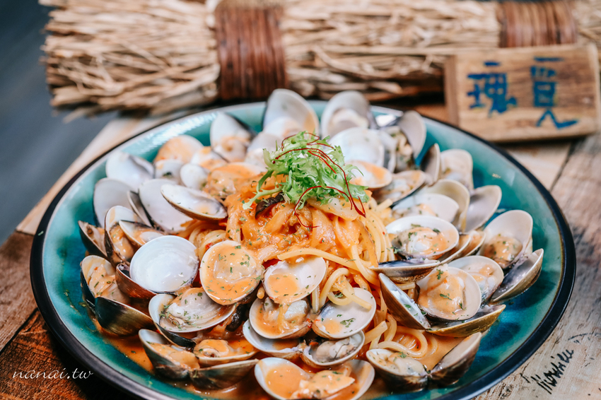 台中逢甲》瑰覓Gui Mi。CP值破表!蛤蜊堆成一座小山快看不到義大利麵,紅茶無限暢飲 - Nana愛旅行札記