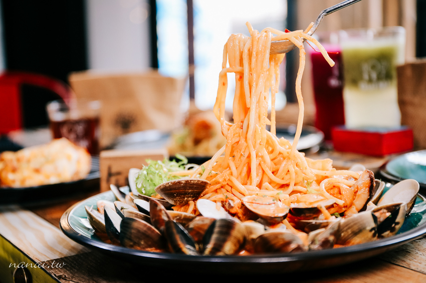 台中逢甲》瑰覓Gui Mi。CP值破表!蛤蜊堆成一座小山快看不到義大利麵,紅茶無限暢飲 - Nana愛旅行札記