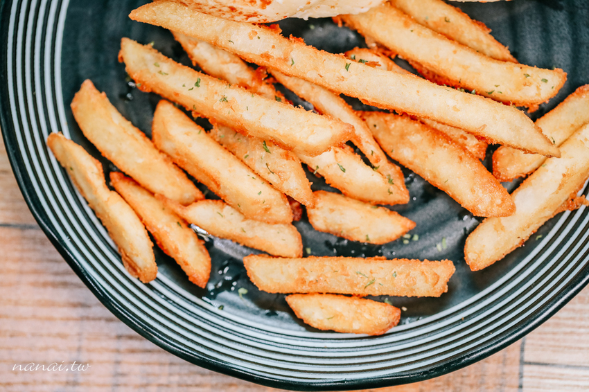 台中逢甲》瑰覓Gui Mi。CP值破表!蛤蜊堆成一座小山快看不到義大利麵,紅茶無限暢飲 - Nana愛旅行札記