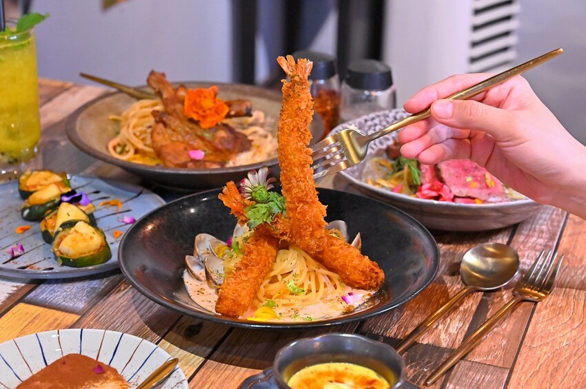 台中逢甲義大利麵超美擺盤大份量推薦 8種自製熬煮醬汁 自製千層蛋糕不用百元好吃 瑰覓GuiMi逢甲