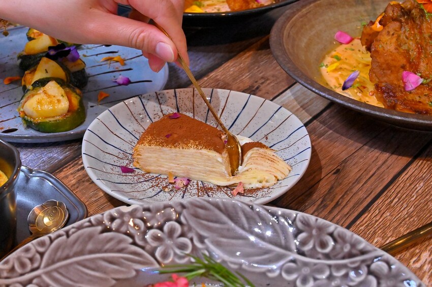 台中逢甲義大利麵超美擺盤大份量推薦 8種自製熬煮醬汁 自製千層蛋糕不用百元好吃 瑰覓GuiMi逢甲