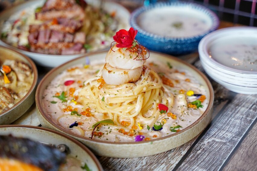 台中西屯區美食推薦『瑰覓Gui Mi』，主打視覺及味覺雙享受的浮誇義大利麵，大份量、餐點選擇多，就隱身在逢甲巷弄裡。 - 阿華田的美食日記