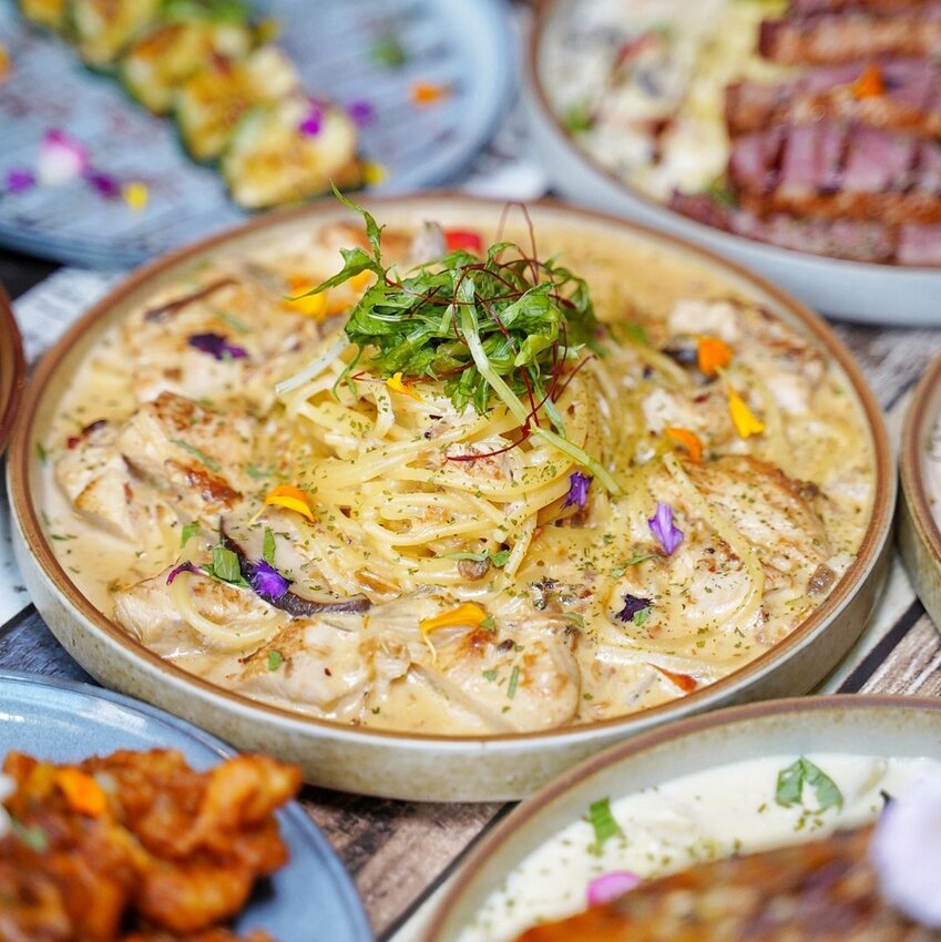 台中西屯區美食推薦『瑰覓Gui Mi』，主打視覺及味覺雙享受的浮誇義大利麵，大份量、餐點選擇多，就隱身在逢甲巷弄裡。 - 阿華田的美食日記