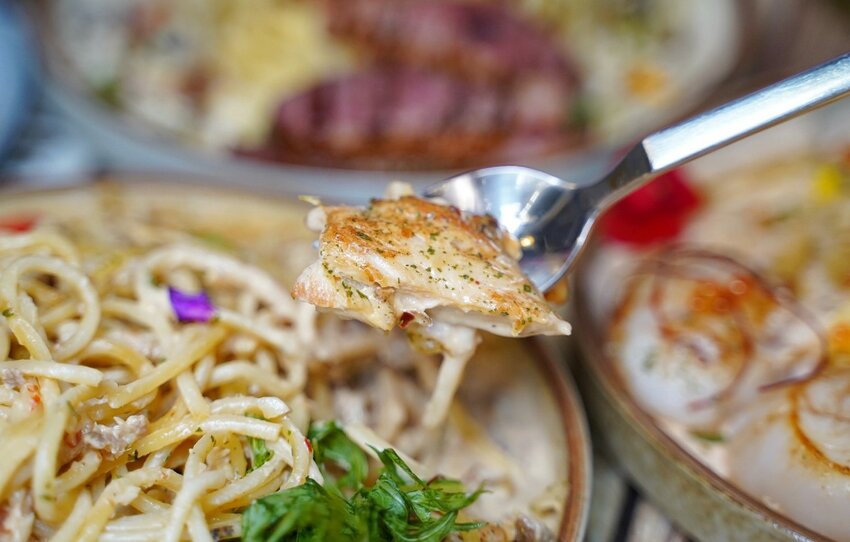 台中西屯區美食推薦『瑰覓Gui Mi』，主打視覺及味覺雙享受的浮誇義大利麵，大份量、餐點選擇多，就隱身在逢甲巷弄裡。 - 阿華田的美食日記