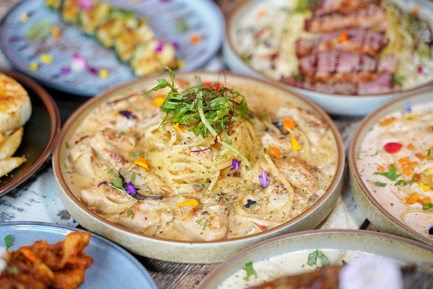 台中西屯區美食推薦『瑰覓Gui Mi』，主打視覺及味覺雙享受的浮誇義大利麵，大份量、餐點選擇多，就隱身在逢甲巷弄裡。 - 阿華田的美食日記