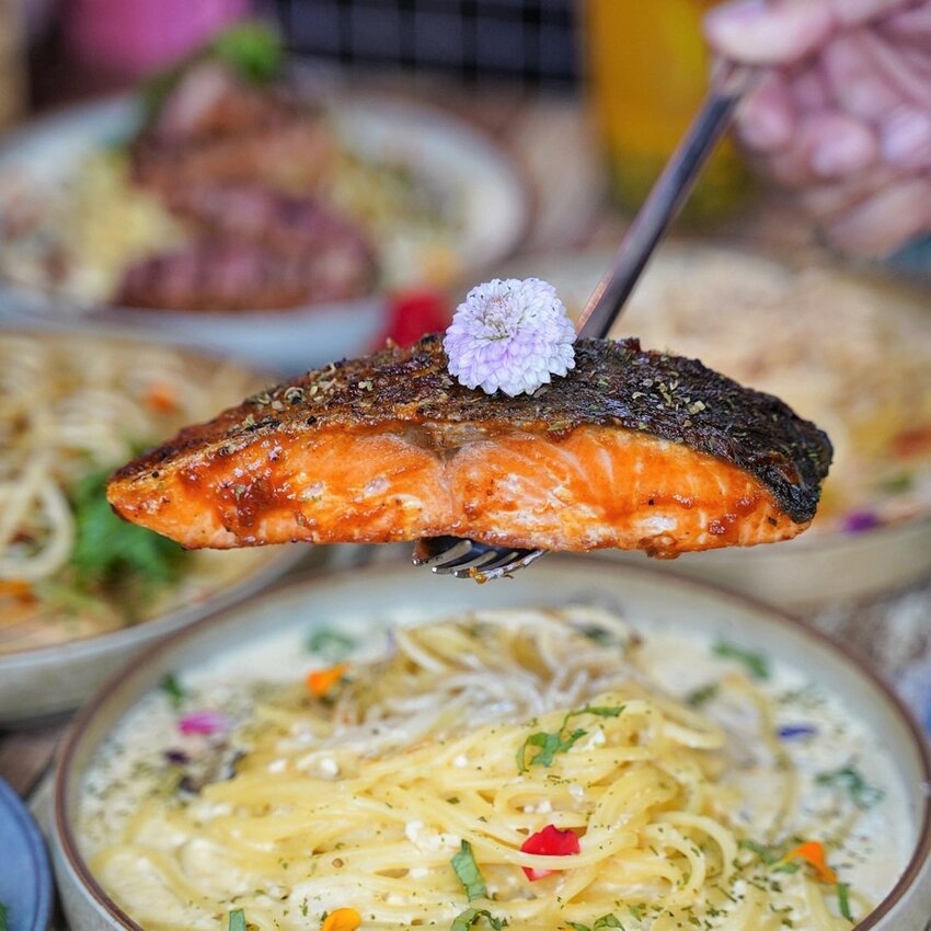 台中西屯區美食推薦『瑰覓Gui Mi』，主打視覺及味覺雙享受的浮誇義大利麵，大份量、餐點選擇多，就隱身在逢甲巷弄裡。 - 阿華田的美食日記