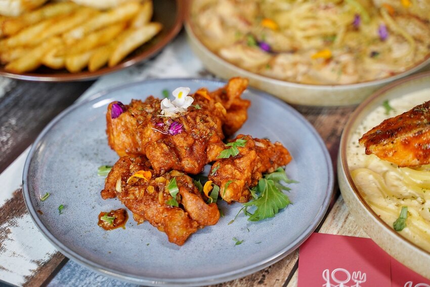 台中西屯區美食推薦『瑰覓Gui Mi』，主打視覺及味覺雙享受的浮誇義大利麵，大份量、餐點選擇多，就隱身在逢甲巷弄裡。 - 阿華田的美食日記