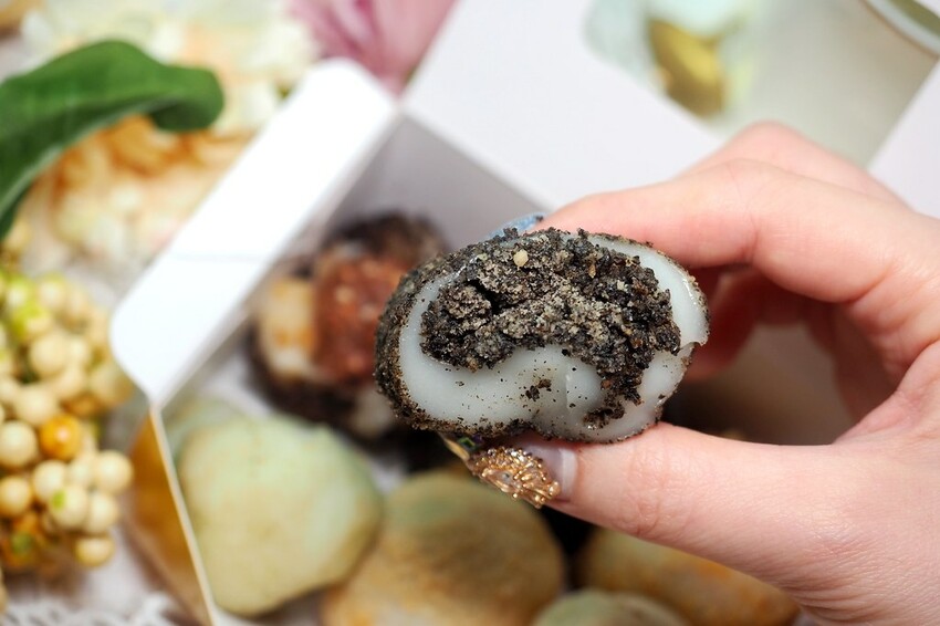 ♥幸福翔綺 西螺麻糬大王♥現包現吃最新鮮.女孩必買金莎巧克力麻糬雲林人氣團購伴手禮.現在在台北車站就買的