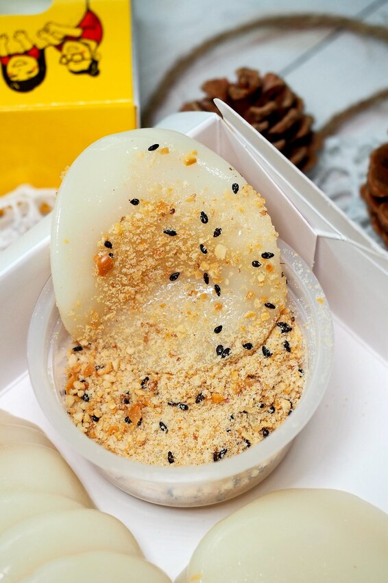 ♥幸福翔綺 西螺麻糬大王♥現包現吃最新鮮.女孩必買金莎巧克力麻糬雲林人氣團購伴手禮.現在在台北車站就買的