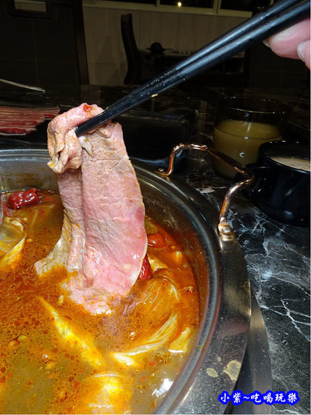  美國PR翼板肉-狩夜精緻單人雙味火鍋  (1).jpg