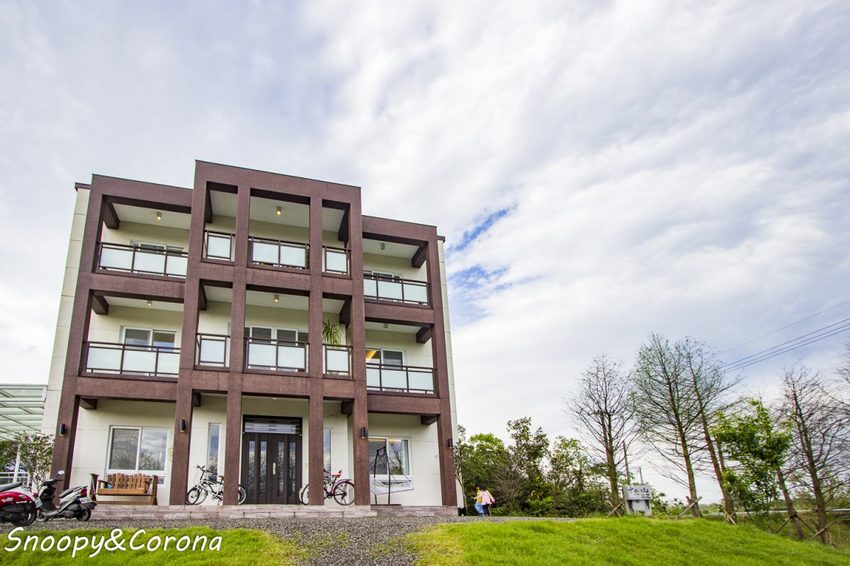 【住宿.宜蘭】宜蘭員山包棟民宿/十六崁民宿~佔地寬廣、生態豐富,划船、餵魚、烤肉,還有落羽松小徑