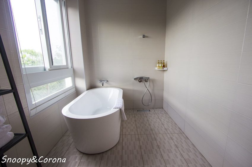 【住宿.宜蘭】宜蘭員山包棟民宿/十六崁民宿~佔地寬廣、生態豐富,划船、餵魚、烤肉,還有落羽松小徑