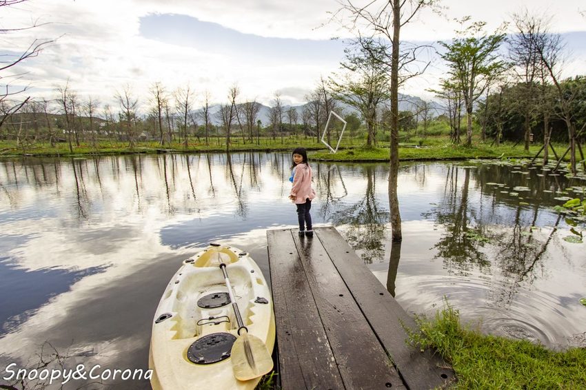 【住宿.宜蘭】宜蘭員山包棟民宿/十六崁民宿~佔地寬廣、生態豐富,划船、餵魚、烤肉,還有落羽松小徑