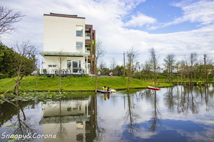 【住宿.宜蘭】宜蘭員山包棟民宿/十六崁民宿~佔地寬廣、生態豐富,划船、餵魚、烤肉,還有落羽松小徑