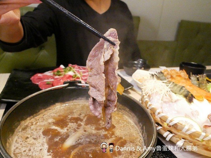 《湖口美食推薦》享鍋精緻涮烤小火鍋。精選肉品海鮮一鍋兩吃超滿足。大份量肉多多專區肉食控不能錯過。明治冰淇淋飲料無限供應︱湖口火車站旁老五鹹粥對面(影片) 《湖口美食推薦》享鍋精緻涮烤小火鍋。精選肉品海鮮一鍋兩吃超滿足。大份量肉多多專區肉食控不能錯過。明治冰淇淋飲料無限供應︱湖口火車站旁老五鹹粥對面(影片)