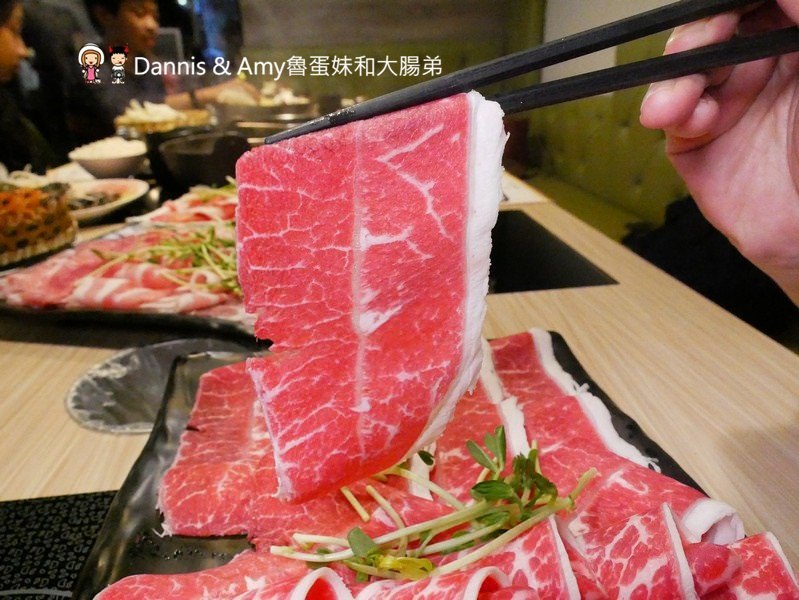 《湖口美食推薦》享鍋精緻涮烤小火鍋。精選肉品海鮮一鍋兩吃超滿足。大份量肉多多專區肉食控不能錯過。明治冰淇淋飲料無限供應︱湖口火車站旁老五鹹粥對面(影片) 《湖口美食推薦》享鍋精緻涮烤小火鍋。精選肉品海鮮一鍋兩吃超滿足。大份量肉多多專區肉食控不能錯過。明治冰淇淋飲料無限供應︱湖口火車站旁老五鹹粥對面(影片)