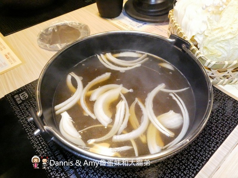 《湖口美食推薦》享鍋精緻涮烤小火鍋。精選肉品海鮮一鍋兩吃超滿足。大份量肉多多專區肉食控不能錯過。明治冰淇淋飲料無限供應︱湖口火車站旁老五鹹粥對面(影片) 《湖口美食推薦》享鍋精緻涮烤小火鍋。精選肉品海鮮一鍋兩吃超滿足。大份量肉多多專區肉食控不能錯過。明治冰淇淋飲料無限供應︱湖口火車站旁老五鹹粥對面(影片)