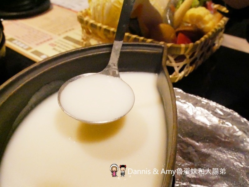 《湖口美食推薦》享鍋精緻涮烤小火鍋。精選肉品海鮮一鍋兩吃超滿足。大份量肉多多專區肉食控不能錯過。明治冰淇淋飲料無限供應︱湖口火車站旁老五鹹粥對面(影片) 《湖口美食推薦》享鍋精緻涮烤小火鍋。精選肉品海鮮一鍋兩吃超滿足。大份量肉多多專區肉食控不能錯過。明治冰淇淋飲料無限供應︱湖口火車站旁老五鹹粥對面(影片)