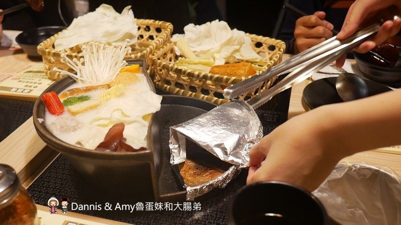 《湖口美食推薦》享鍋精緻涮烤小火鍋。精選肉品海鮮一鍋兩吃超滿足。大份量肉多多專區肉食控不能錯過。明治冰淇淋飲料無限供應︱湖口火車站旁老五鹹粥對面(影片) 《湖口美食推薦》享鍋精緻涮烤小火鍋。精選肉品海鮮一鍋兩吃超滿足。大份量肉多多專區肉食控不能錯過。明治冰淇淋飲料無限供應︱湖口火車站旁老五鹹粥對面(影片)