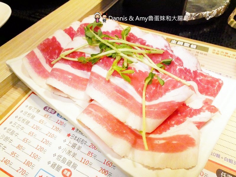 《湖口美食推薦》享鍋精緻涮烤小火鍋。精選肉品海鮮一鍋兩吃超滿足。大份量肉多多專區肉食控不能錯過。明治冰淇淋飲料無限供應︱湖口火車站旁老五鹹粥對面(影片) 《湖口美食推薦》享鍋精緻涮烤小火鍋。精選肉品海鮮一鍋兩吃超滿足。大份量肉多多專區肉食控不能錯過。明治冰淇淋飲料無限供應︱湖口火車站旁老五鹹粥對面(影片)