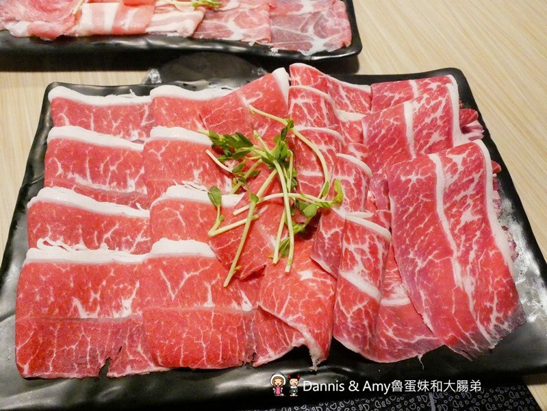 《湖口美食推薦》享鍋精緻涮烤小火鍋。精選肉品海鮮一鍋兩吃超滿足。大份量肉多多專區肉食控不能錯過。明治冰淇淋飲料無限供應︱湖口火車站旁老五鹹粥對面(影片) 《湖口美食推薦》享鍋精緻涮烤小火鍋。精選肉品海鮮一鍋兩吃超滿足。大份量肉多多專區肉食控不能錯過。明治冰淇淋飲料無限供應︱湖口火車站旁老五鹹粥對面(影片)