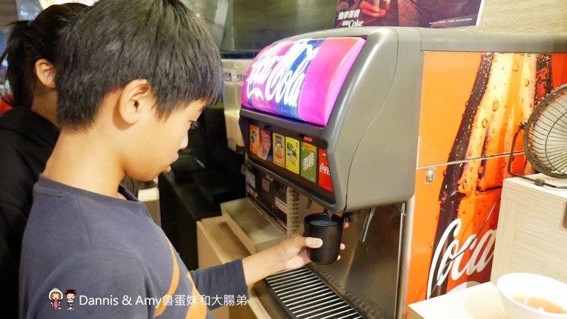 《湖口美食推薦》享鍋精緻涮烤小火鍋。精選肉品海鮮一鍋兩吃超滿足。大份量肉多多專區肉食控不能錯過。明治冰淇淋飲料無限供應︱湖口火車站旁老五鹹粥對面(影片) 《湖口美食推薦》享鍋精緻涮烤小火鍋。精選肉品海鮮一鍋兩吃超滿足。大份量肉多多專區肉食控不能錯過。明治冰淇淋飲料無限供應︱湖口火車站旁老五鹹粥對面(影片)