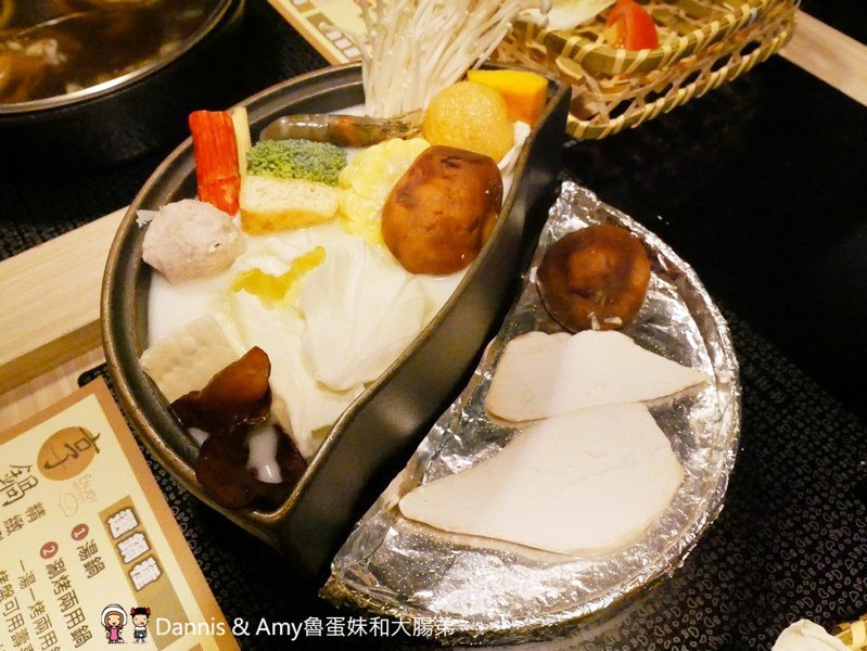 《湖口美食推薦》享鍋精緻涮烤小火鍋。精選肉品海鮮一鍋兩吃超滿足。大份量肉多多專區肉食控不能錯過。明治冰淇淋飲料無限供應︱湖口火車站旁老五鹹粥對面(影片) 《湖口美食推薦》享鍋精緻涮烤小火鍋。精選肉品海鮮一鍋兩吃超滿足。大份量肉多多專區肉食控不能錯過。明治冰淇淋飲料無限供應︱湖口火車站旁老五鹹粥對面(影片)