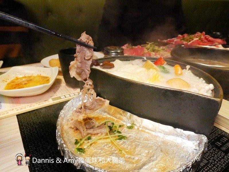 《湖口美食推薦》享鍋精緻涮烤小火鍋。精選肉品海鮮一鍋兩吃超滿足。大份量肉多多專區肉食控不能錯過。明治冰淇淋飲料無限供應︱湖口火車站旁老五鹹粥對面(影片) 《湖口美食推薦》享鍋精緻涮烤小火鍋。精選肉品海鮮一鍋兩吃超滿足。大份量肉多多專區肉食控不能錯過。明治冰淇淋飲料無限供應︱湖口火車站旁老五鹹粥對面(影片)