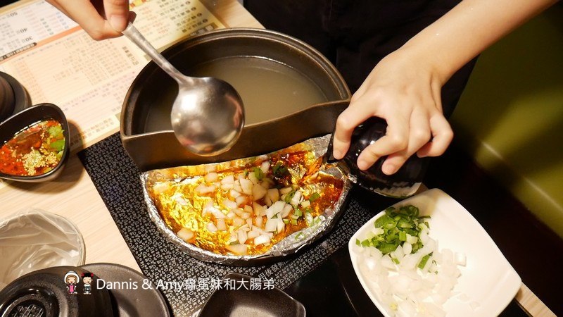 《湖口美食推薦》享鍋精緻涮烤小火鍋。精選肉品海鮮一鍋兩吃超滿足。大份量肉多多專區肉食控不能錯過。明治冰淇淋飲料無限供應︱湖口火車站旁老五鹹粥對面(影片) 《湖口美食推薦》享鍋精緻涮烤小火鍋。精選肉品海鮮一鍋兩吃超滿足。大份量肉多多專區肉食控不能錯過。明治冰淇淋飲料無限供應︱湖口火車站旁老五鹹粥對面(影片)