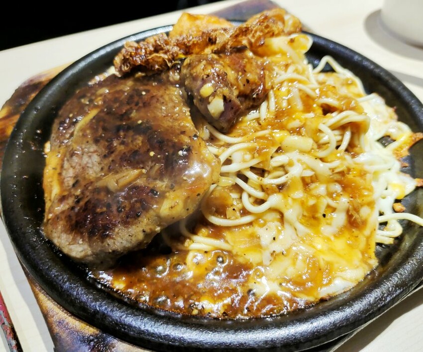 【台中美食】蘇坤蔚牛排.一中街平價牛排,自助吧吃到飽免服務費