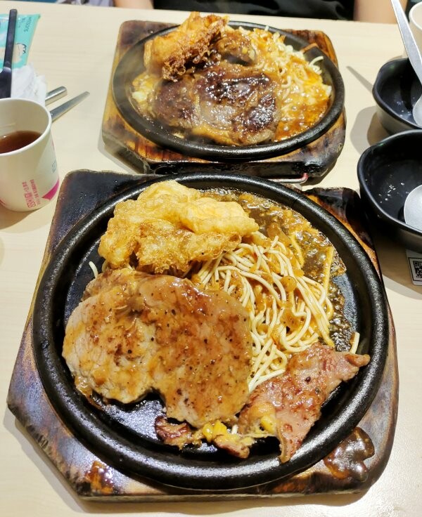 【台中美食】蘇坤蔚牛排.一中街平價牛排,自助吧吃到飽免服務費