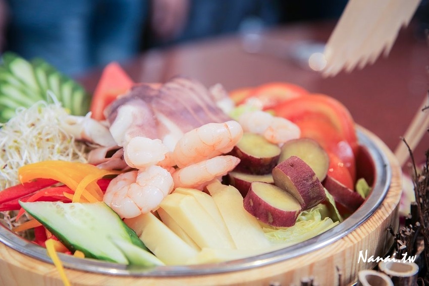 溫叨古早味料理餐廳。低調神隱的三合院古厝餐廳,好吃又古早味的桶仔雞 - Nana愛旅行札記