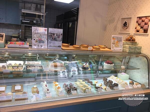 台北信義-[PINEDE 彼內朵] 捷運市政府站1號出口旁，來自日本名古屋知名甜點品牌，夏季限定芒果蛋糕，法式夢幻風台北下午茶推薦