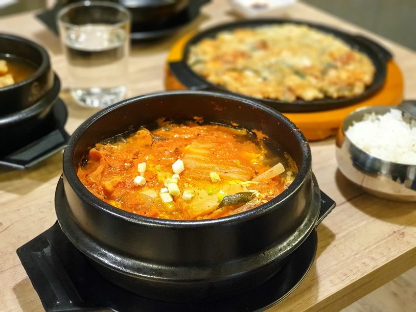 高雄美食||瑪希噠韓式小吃-平價份量又足夠的韓式料理，藏在正修科大附近的巷弄中||鳳山區、韓式料理